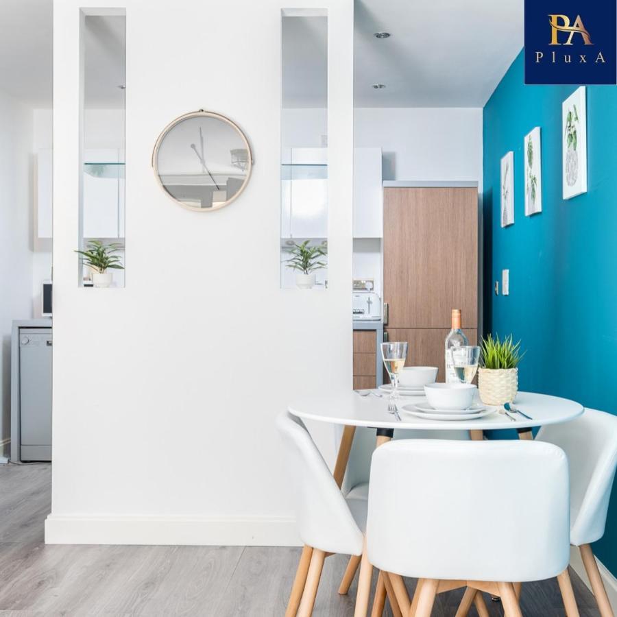 Pluxa Vivid Veranda Beautiful City Centre Apartment With Free Parking Birmingham Exterior photo